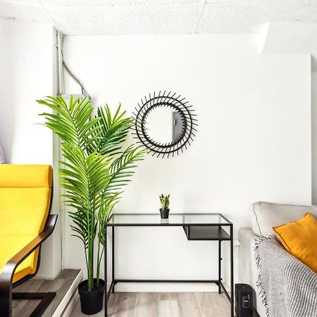 2 Bedroom Cozy Central Apartment Нью-Йорк Экстерьер фото