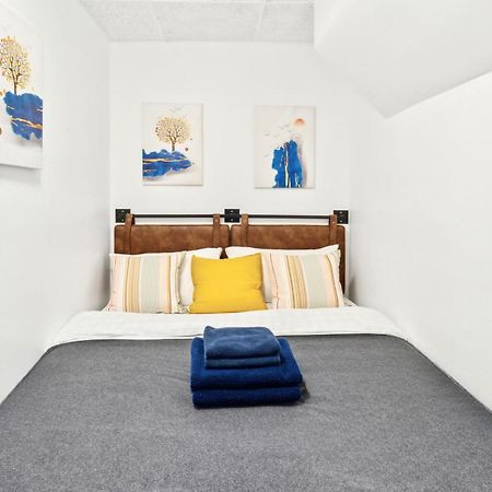 2 Bedroom Cozy Central Apartment Нью-Йорк Экстерьер фото